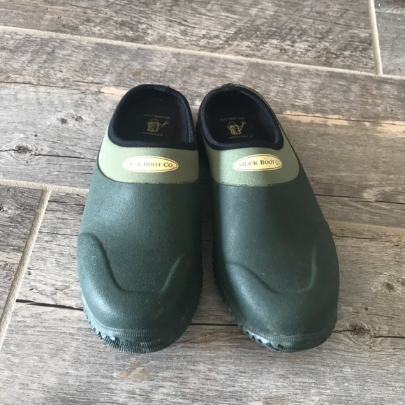 muck boot clogs